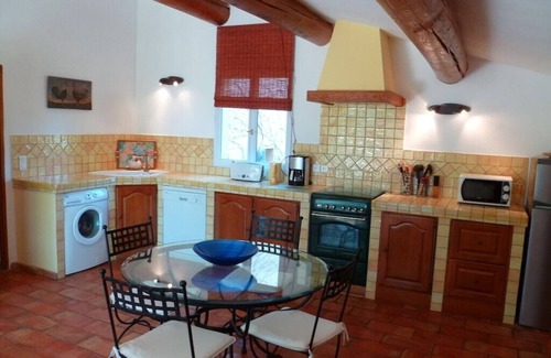 Roussillon Cottage | Idyllic Retreat for 4 Near Vineyards and Lavender Fields