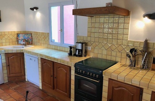 Roussillon Cottage | Idyllic Retreat for 4 Near Vineyards and Lavender Fields