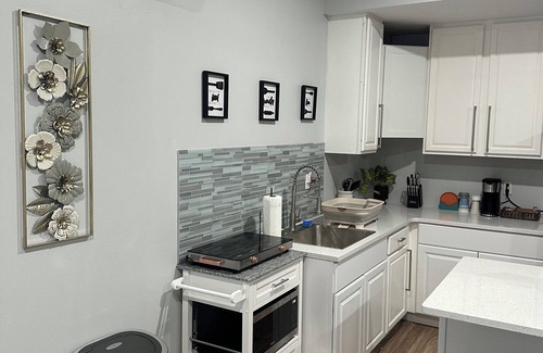 Orlando Apartment | Peaceful Haven Orlando - Spacious 1 bedroom apt with private entrance near UCF