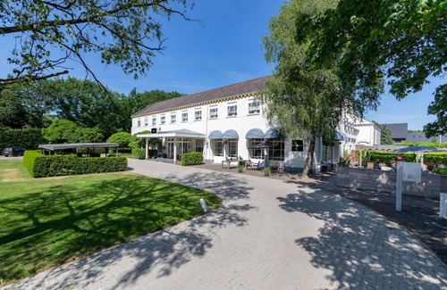 Bosschenhoofd House | Peaceful Haven w/Onsite Dining, Close to City Sights & Scenic Outdoor Adventure