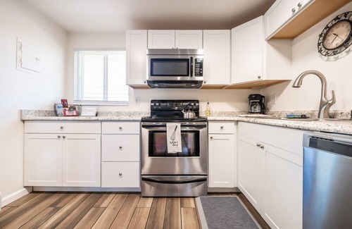 Cimarron Hills Condo | Tranquil Retreat with Breakfast and Kitchen Amenities