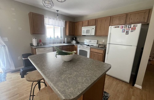Roscommon Ski Chalet | Tranquil Retreat: New Listing for Family-Friendly Getaway