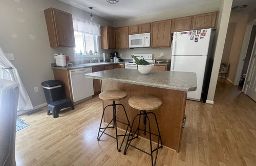 Roscommon Ski Chalet | Tranquil Retreat: New Listing for Family-Friendly Getaway