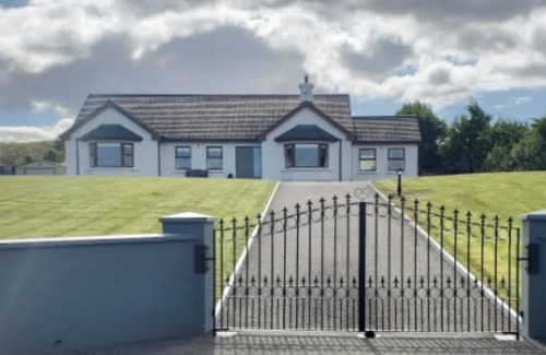 Caragh Cottage | Serene Cottage Retreat: Perfect for Touring Kerry & Coast