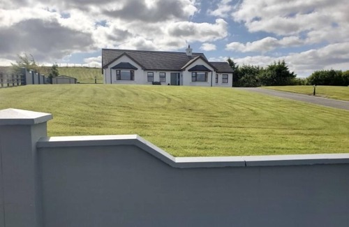 Caragh Cottage | Serene Cottage Retreat: Perfect for Touring Kerry & Coast