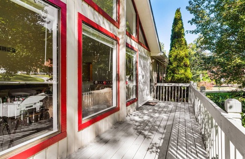 Clarkdale House | Peaceful Home Marietta: Office Space, Pet Friendly