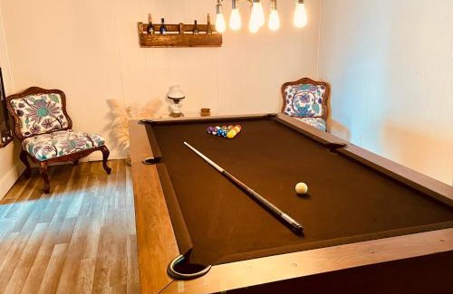 Deedsville House | Peaceful home right on the lake!