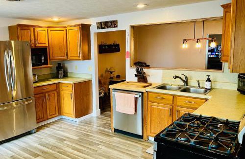 Deedsville House | Peaceful home right on the lake!