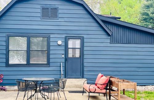 Deedsville House | Peaceful home right on the lake!