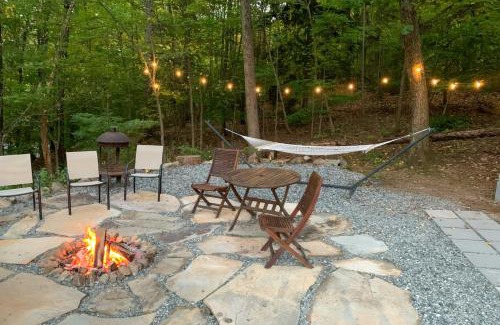 Ringwood House | Relaxing Space with Deck for Families and Pets
