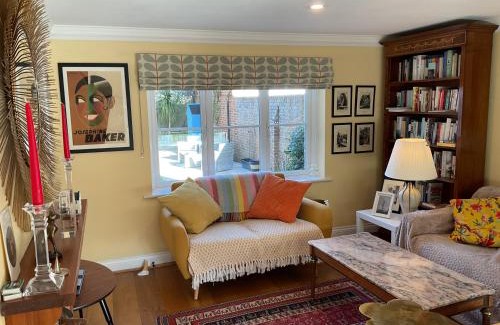 Aldeburgh Villa | Dog-Friendly Retreat in a Lovely Location with High Ratings