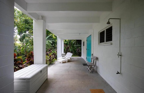 Kehena Beach Estates Villa | Serene Kehena Beach Treehouse Villa with Ocean View Deck