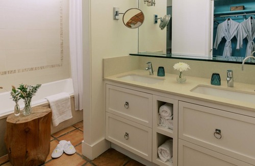 Lake Austin Village Hotel | Peaceful Lakefront Escape, Fitness Classes, Pools & Sauna