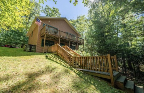 Rhinelander Cabin | Serene Lakefront Cabin with High-Speed Internet & Ocean Views