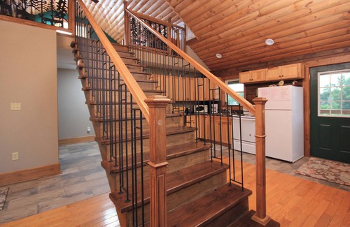 Littleport Cabin | Idyllic Lake View Cabin - Guest Rated 9.8, Pet Friendly!