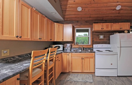 Littleport Cabin | Idyllic Lake View Cabin - Guest Rated 9.8, Pet Friendly!