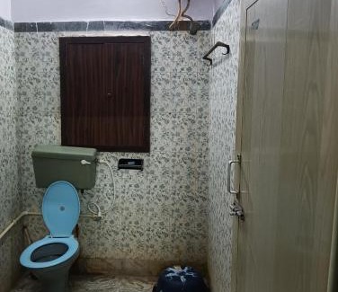 Kolkata House | Tranquil Retreat with Breakfast and Child-Friendly Perks