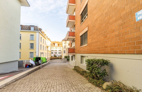 Enge Apartment | Tranquil Stay in the Heart of Zürich with Family Amenities