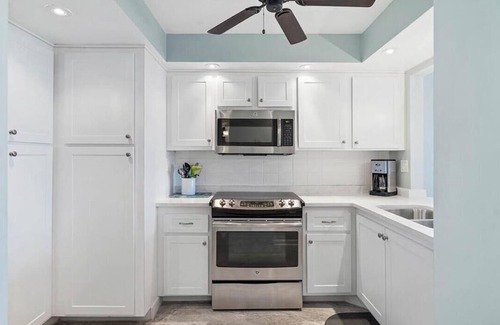 Palma del Mar Condo | Serene Monthly Rental in St. Petersburg for Families
