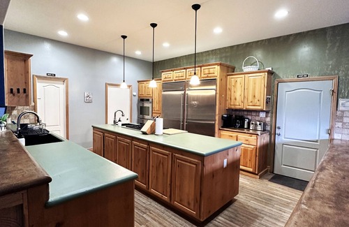Alta Sierra Cabin | Relaxing Mountain Cabin with Hot Tub & Pet-Friendly Comfort