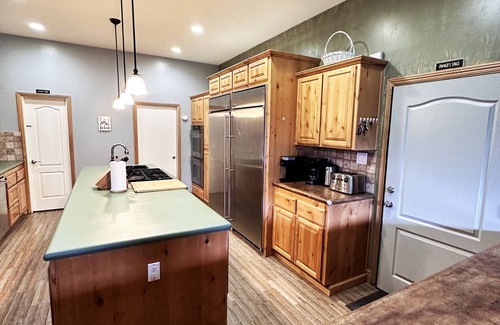 Alta Sierra Cabin | Relaxing Mountain Cabin with Hot Tub & Pet-Friendly Comfort