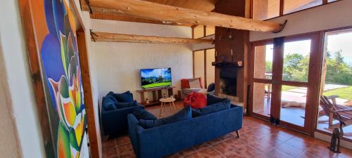 Poasito House | Tranquil Mountain Retreat at Coyote House - Family & Pet Friendly