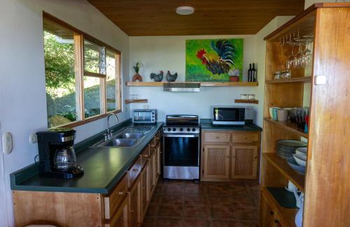 Poasito House | Tranquil Mountain Retreat at Coyote House - Family & Pet Friendly