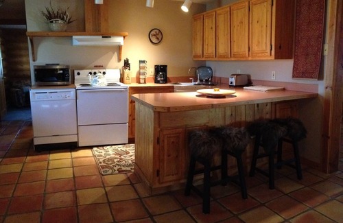 Livingston Cabin | Tranquil Mountain Retreat in Yellowstone Country