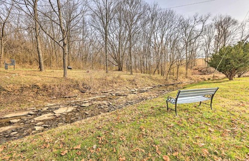 Mount Sterling House | Relaxing Mt Sterling Cabin with Deck and Pet-Friendly Amenities