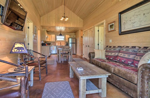 Livingston Cabin | Tranquil Mountain Retreat Near Yellowstone with Spa & Kitchen
