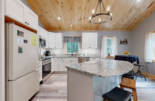 Wolfeboro House | Peaceful new cabin, close to downtown, rail trail & beaches for all seasons fun