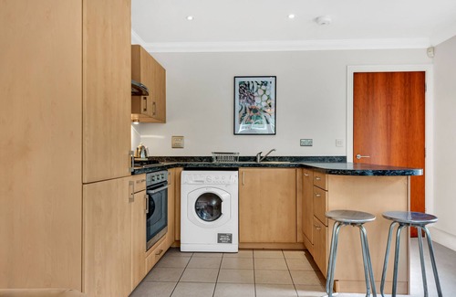 Summertown Apartment | Peaceful One Bed Apartment in Summertown with Garden & Parking