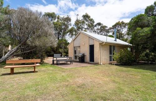 Bellbrae Cottage | Serene Pet Friendly Retreat at Bells Beach Cottages