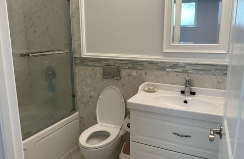 Southwest Berkeley Bed & Breakfast | Serene Hotel Retreat in Berkeley with Spa and Breakfast