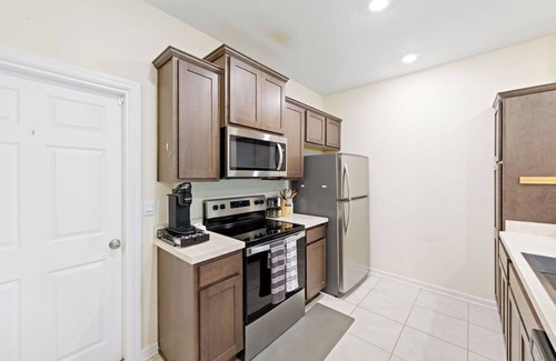 Yulee House | Serene Pondside Townhouse - Perfect for Remote Work!