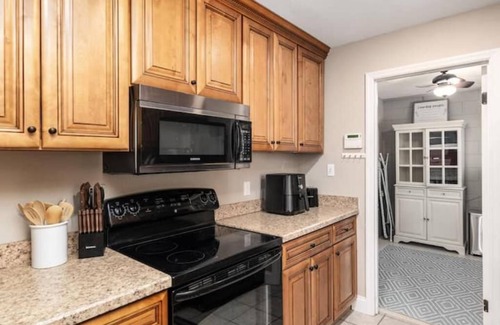 Ocala House | Tranquil Pool Retreat in Ocala - Guest Rated 10/10!
