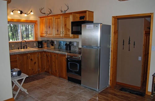 Ahsahka Cabin | Serene Cabin Retreat with River Views and Pet-Friendly Perks