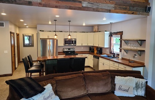 Blue Springs Other | Serene Barndo Retreat: Nature Escape Near Kansas City