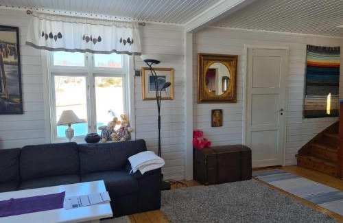 Vestvagøy House | Tranquil Retreat with Breathtaking Sea Views