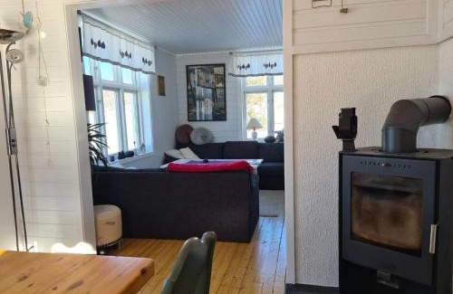 Vestvagøy House | Tranquil Retreat with Breathtaking Sea Views
