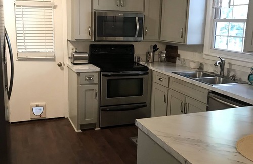 Oak Grove House | Serene Ranch Home Steps from Downtown - Guest Rated 9.8