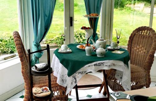 Esher House | Tranquil Hideaway Retreat in Beautiful Surrey