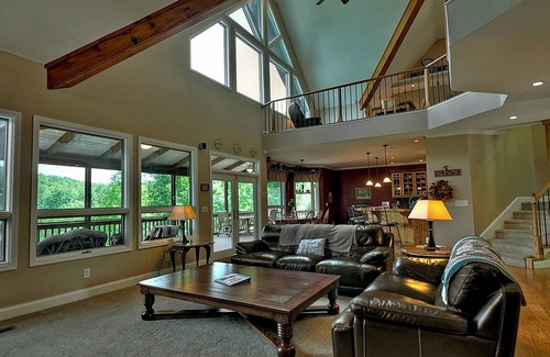 Mineral Bluff House | Serene Mountain Getaway on Toccoa River with Spa & Pool