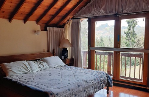 Cajica House | Serene Escape in Cajicá - Tree House & Kids' Park Nearby