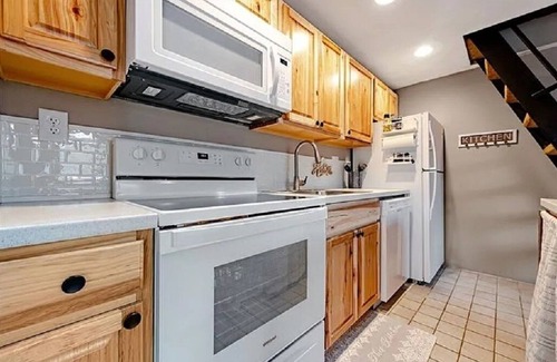 Hidden Valley House | Tranquil Escape in Hidden Valley: Pet-Friendly Ski Resort