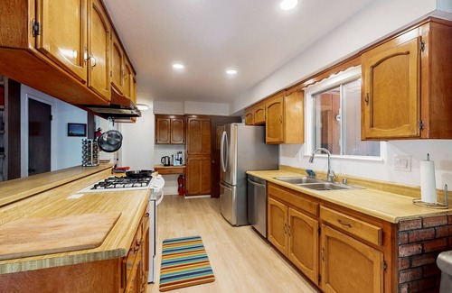 Nevada City House | Peaceful retreat on acreage, close to hiking, biking, swimming, free WiFi