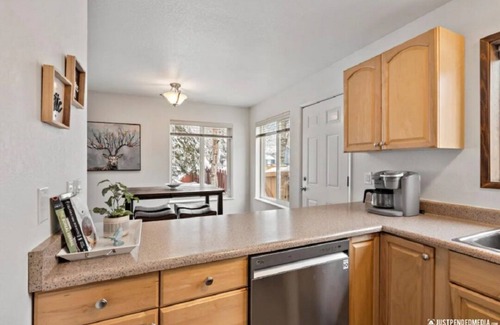 Scenic Foothills House | Stunning Scenic Foothills Hideaway with Family-Friendly Amenities