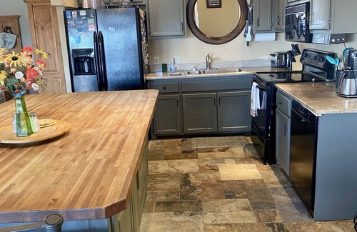 Point Pedernales House | Relaxing Rustic Cabin with Hot Tub and Scenic Views