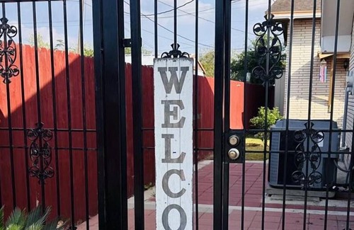 Raymondville House | Peaceful, Safe, & Centrally Located 1-bedroom house in Raymondville TX