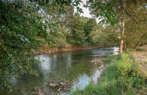 Martinsburg House | Peaceful secluded farm close to town, serenity of 2 miles of waterfront
